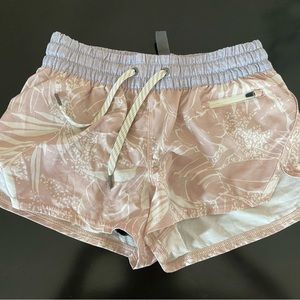 Vuori x-small shorts like new